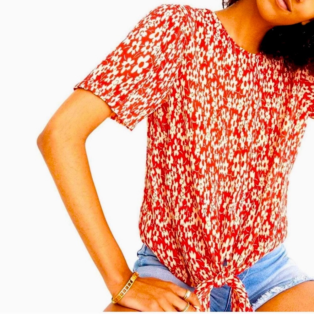 Madewell’s Crinkled Button Back, Tie Front Top- Red with florals design